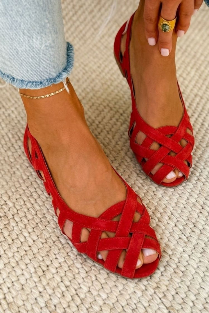 BETTY | OPEN TOE FLAT CROSS-STRAP SANDALS